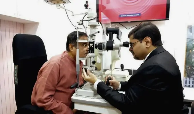 Slit lamp examination